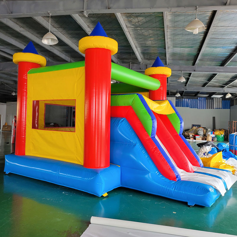Dmuchany domek z zjeżdżalnią,  – Kids Outdoor Jump House recenzja i cena