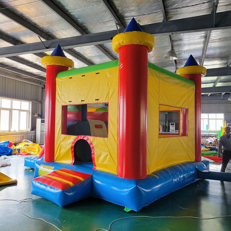 Dmuchany domek z zjeżdżalnią,  – Kids Outdoor Jump House recenzja i cena