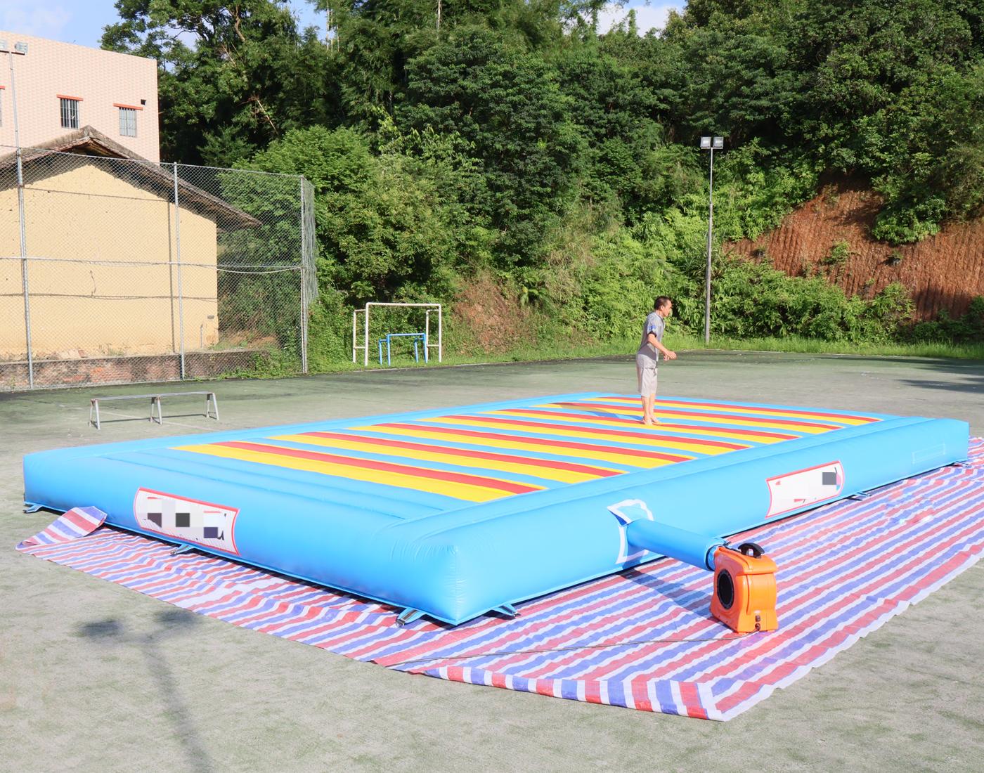 Nadmuchiwana mata do ćwiczeń,  – Kids Outdoor Jump House recenzja i cena