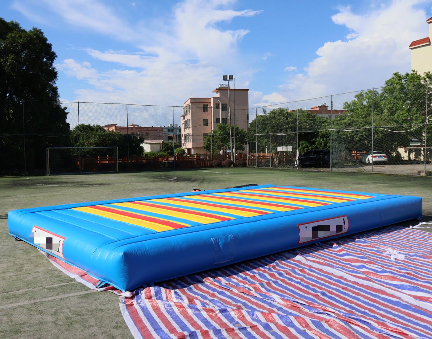 Nadmuchiwana mata do ćwiczeń,  – Kids Outdoor Jump House recenzja i cena